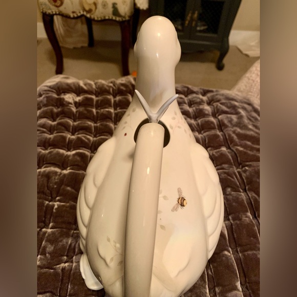 LN Lenox Butterfly Meadow Duck Pitcher- New replacement costs $299.95 as shown. - Picture 4 of 8